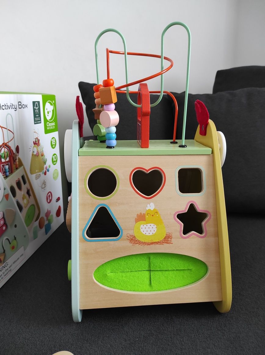 Център за активностu Happy hen activity box