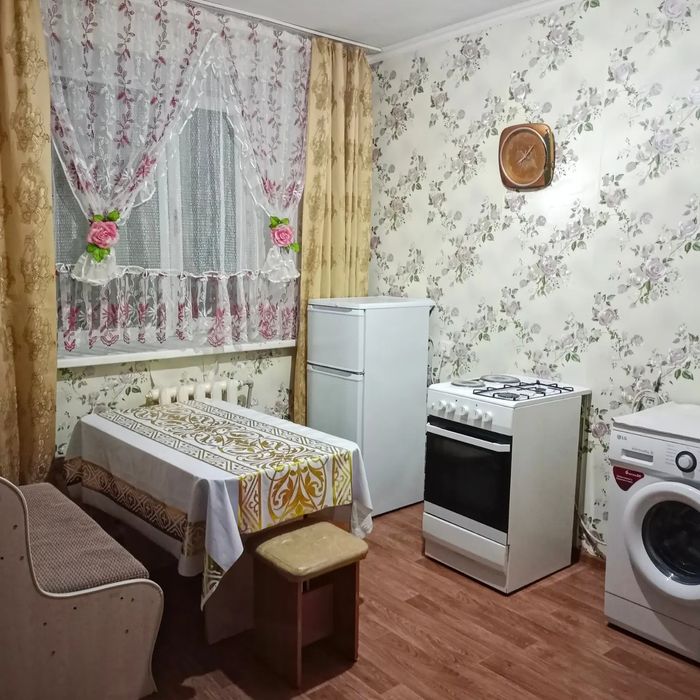 Посуточно 1 комнатная кв. Лесная поляна 7