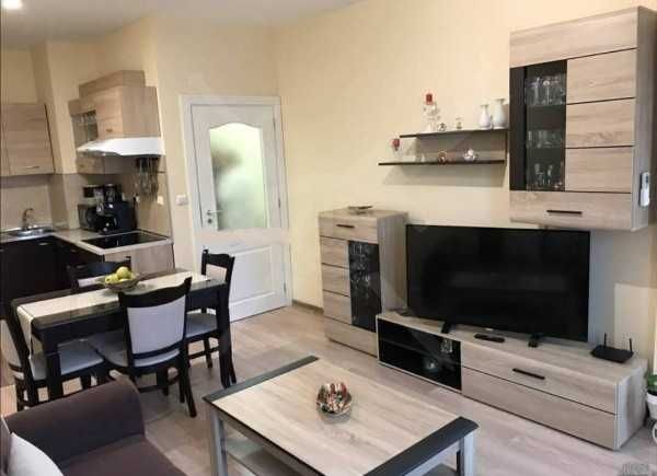 Продава се Двустаен апартамент в Пловдив, Христо Смирненски - 68 кв.м за 2059 €/кв.м - Снимка #2