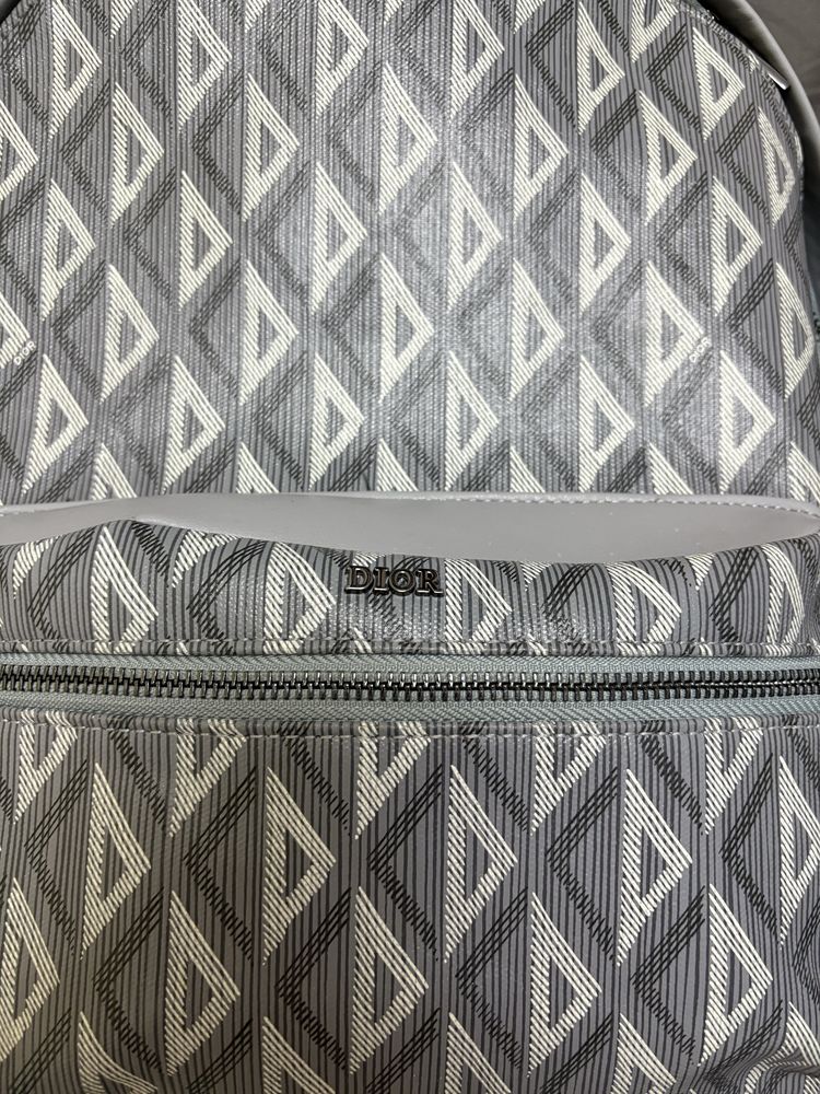 Ghiozdan dior ( nu lv nike sprayground supreme)