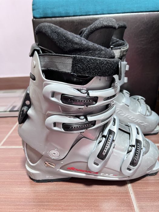 Vand clapari ski nordica marimea 40 ( 250-255mm/290 mm)