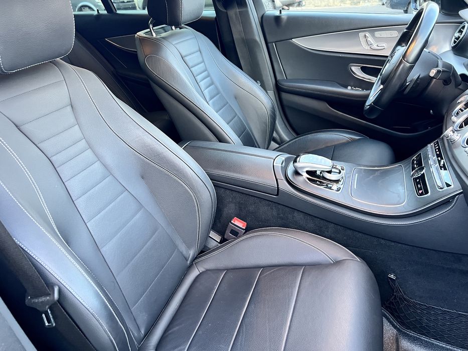 Vand Mercedes E-class 2018/12- starea masini impecabila