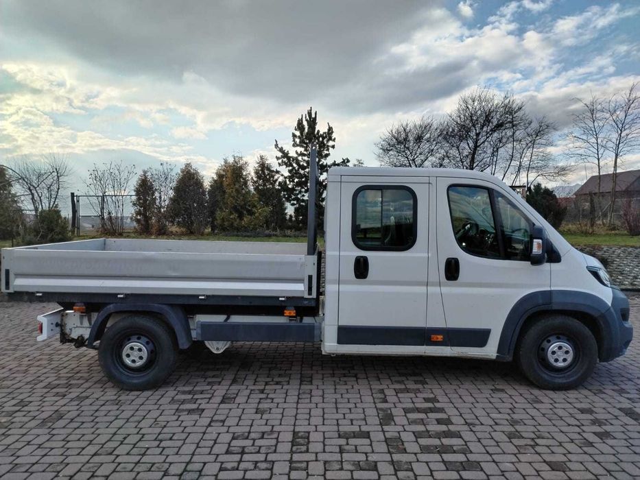 Peugeot Boxer Doka 7 persoane