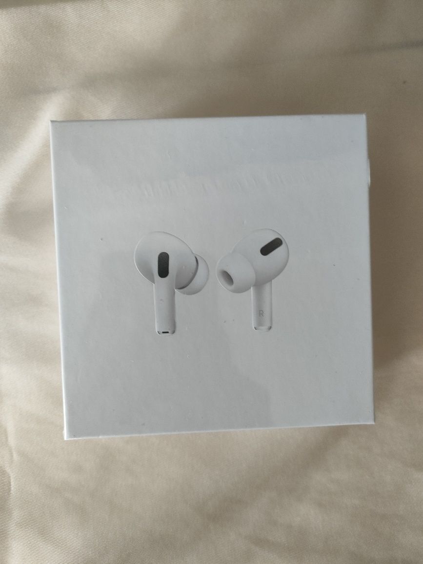 AirPods Pro наушники Apple