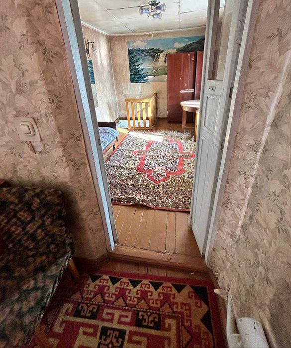 Срочно сдается дом 4 комнаты,1 сотка,Азербайджанский центр.