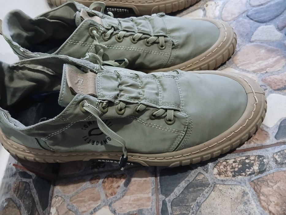 Vand doua perechi pantofi-espadrile sport masura 44 in stare buna