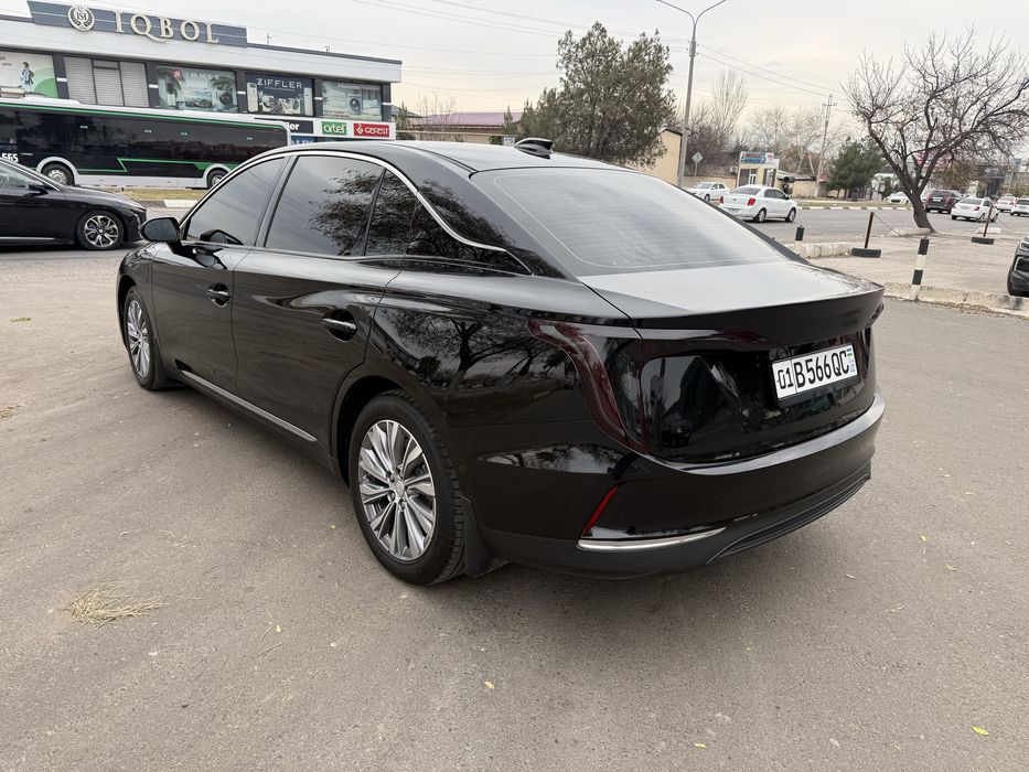 Hongqi eqm5-500км в аренду с выкупом