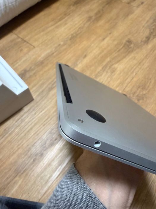 Macbook pro M1 Holadi chotki