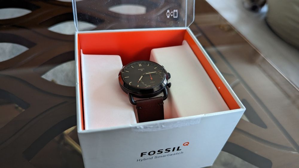 Хибриден смарт часовник Fossil