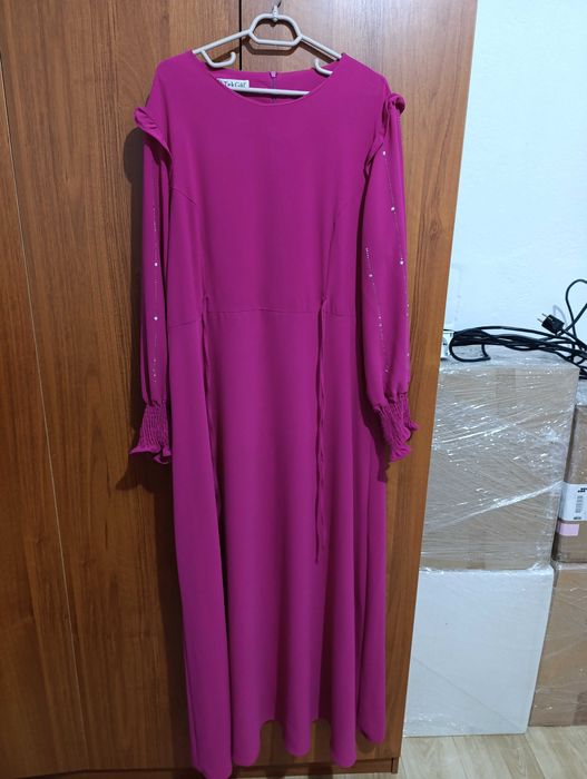 Розова Дълга рокля с дълги ръкави