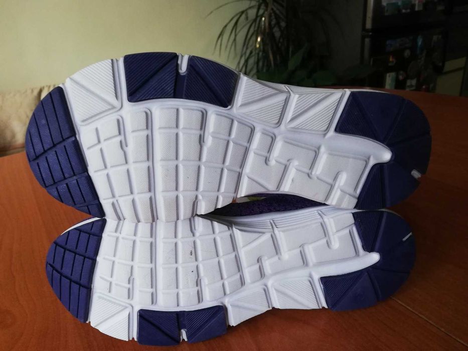 Нови маратонки от Англия