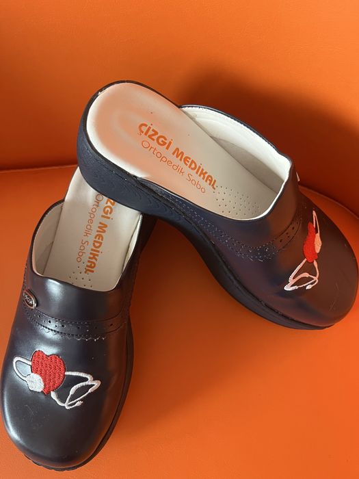 Saboti piele marime 36