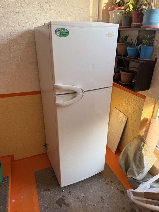 Рабочий чистый золодильник без запаха