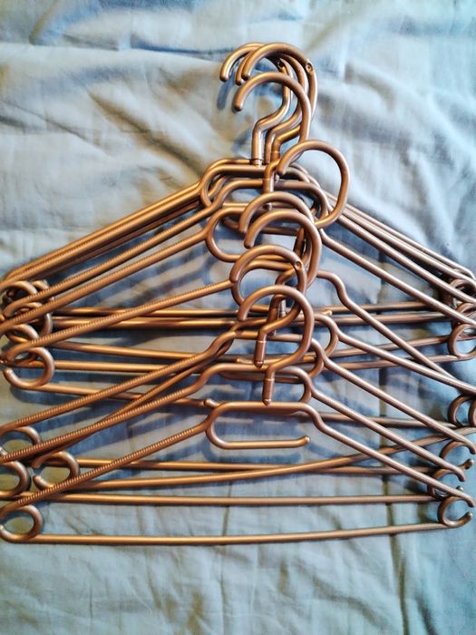 Set 10 + 7 umerașe din plastic