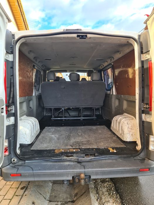Opel Vivaro 8+1 Motor 2.5 An 2010