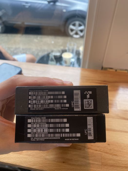Samsung S25 Ultra si Z Flip6 Sigilate