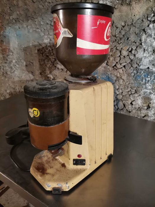 Кафемашина Бразилия и кафемелачка