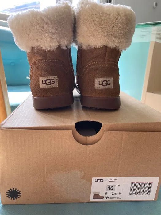 Детски ботуши Ugg и Bartek -15 лв.