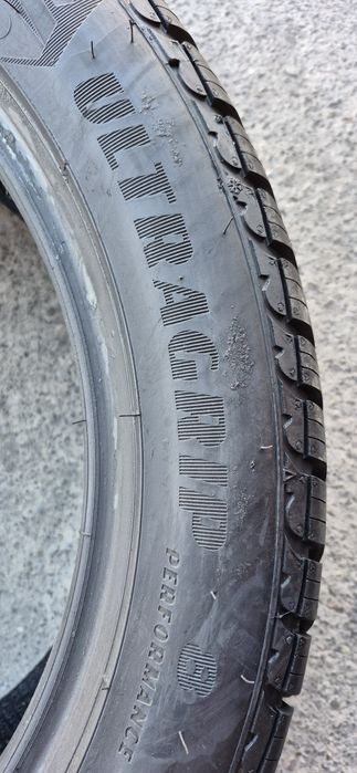 4 anvelope iarna runflat Goodyear 245/45/18.Pretul este pe bucata.