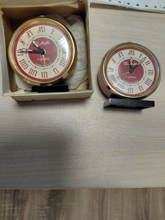 Запазени часовници будилници в добро състояние работещи