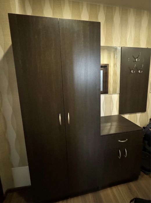 Шкаф в прихожую. Полный комплект