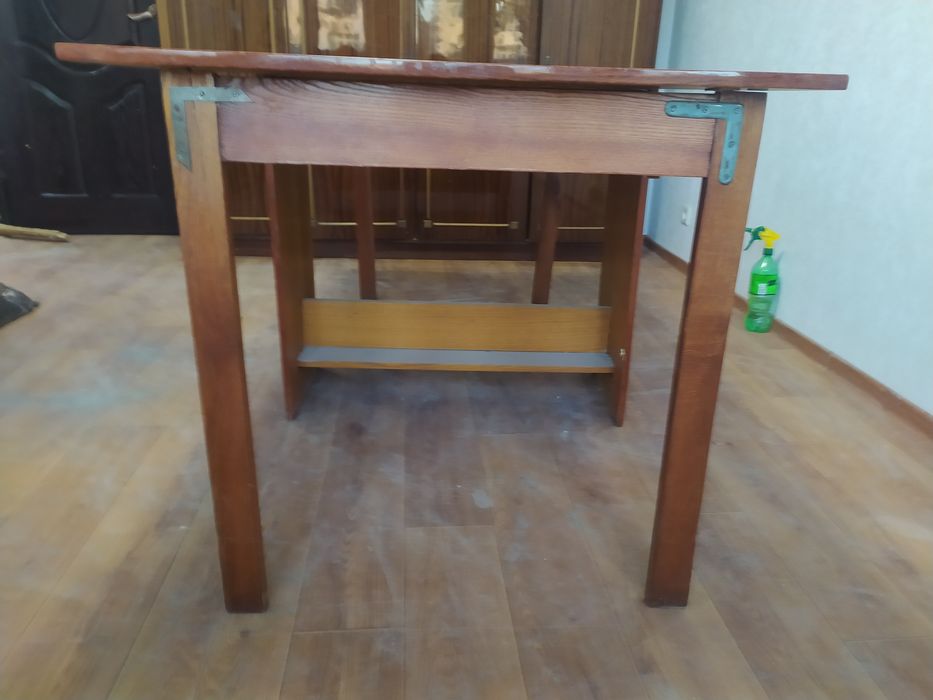 Стол раскладной .