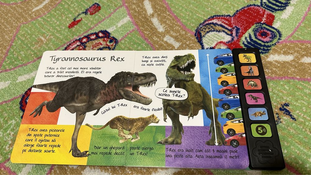 Carte Dinozauri cu sunete