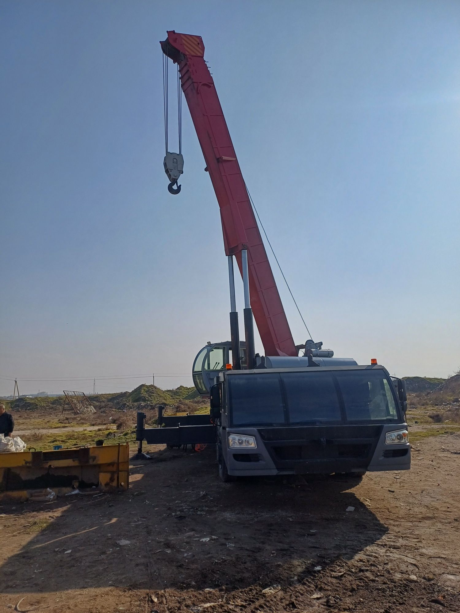 Продаётся автокран, грузоподемностью 80-100тон