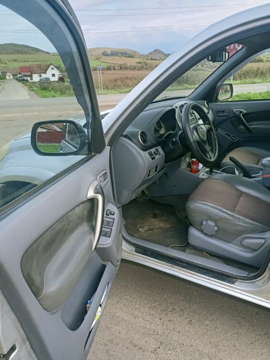 Toyota RAV4 4x4 permanent , an fabricație 2003