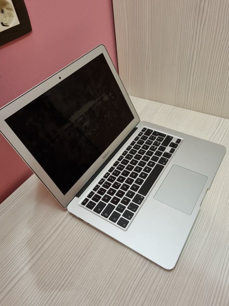Macbook Air 13 inch, model 1466-EMC 2559