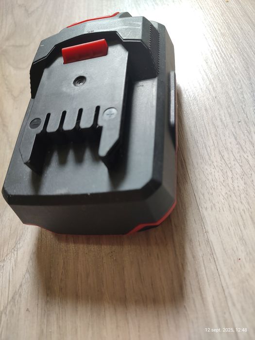 Parkside baterie 20 V 2A , încărcător 20V  2A la cutie, dau și  separa