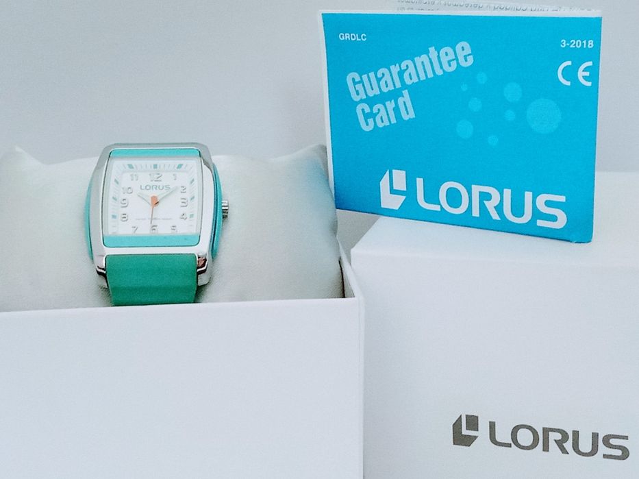 Дамски спортни часовници - цена за брой