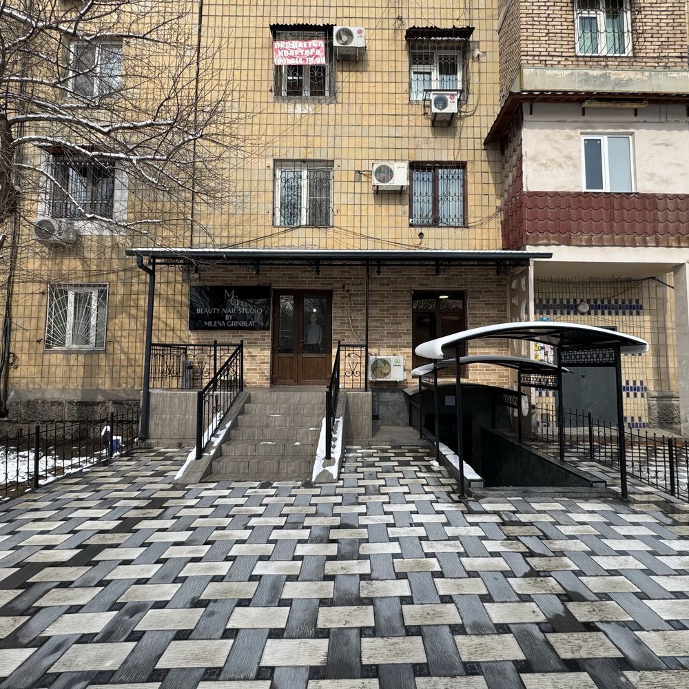 ЦУМ | Бон кафе - Продается нежилое помещение вдоль дороги 170м2