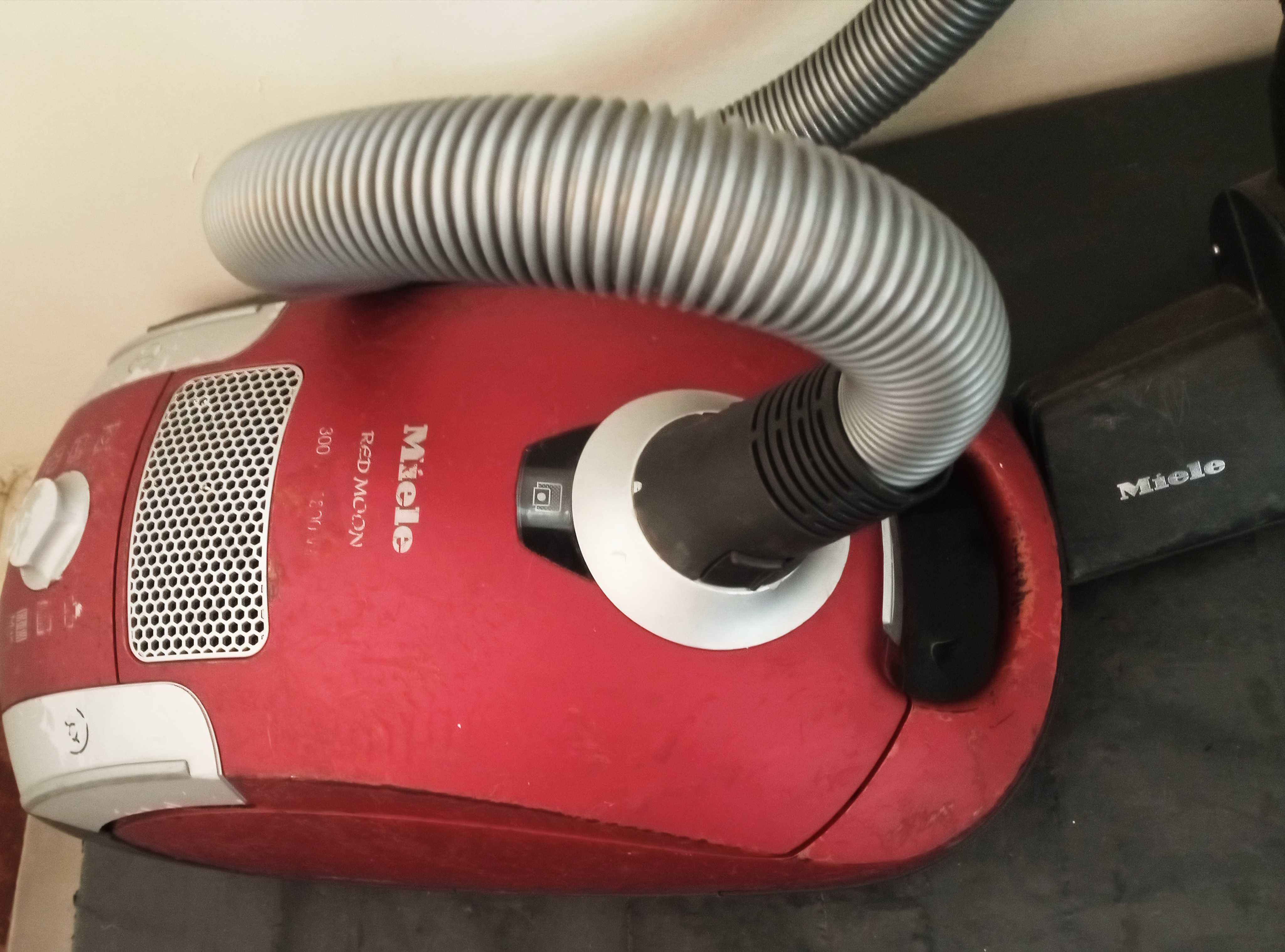 Прахосмукачка MIELE 1800W