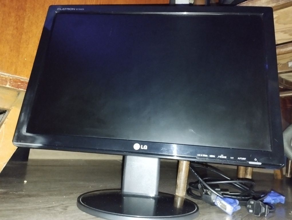 Монитор LG Flatron 1942S