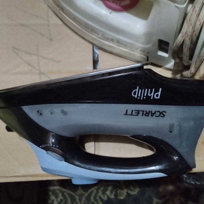 Утюги 3 шт. и гладильную доску продам