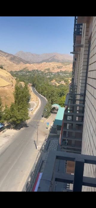 Humsonda srochna do'm sotiladi