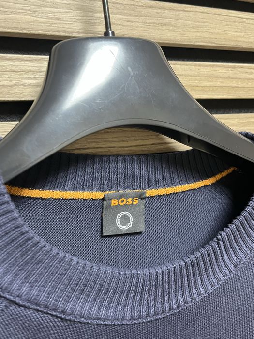 Hugo Boss : Konser Jumper - НОВ размер Л / Оригинал