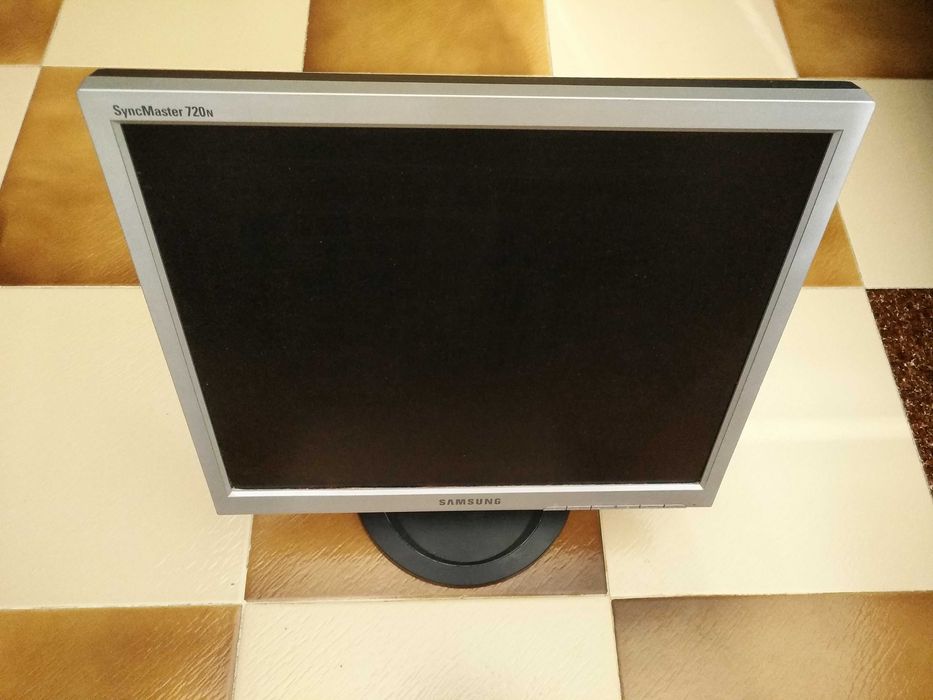 Сървър Fujitsu PRIMERGY TX200 S4 2xCPU 8-ядрен 12GB RAM + подарък