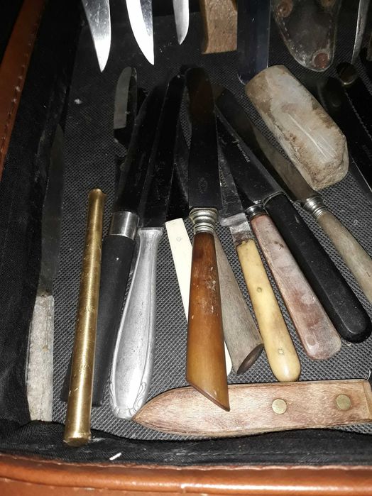 Стари ножове всичко на куп