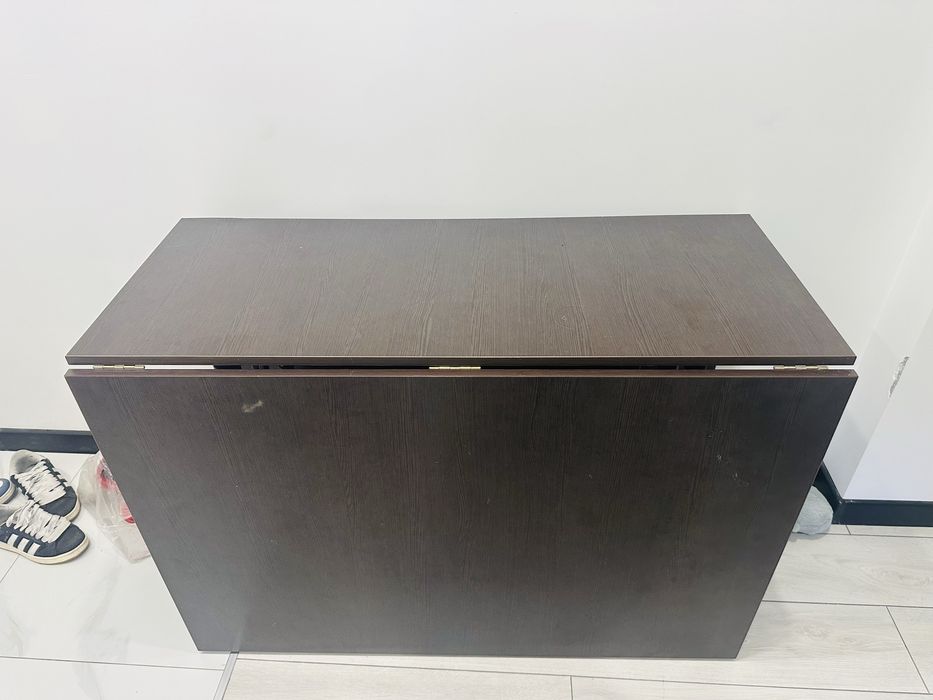 Стол книжка для гостиной