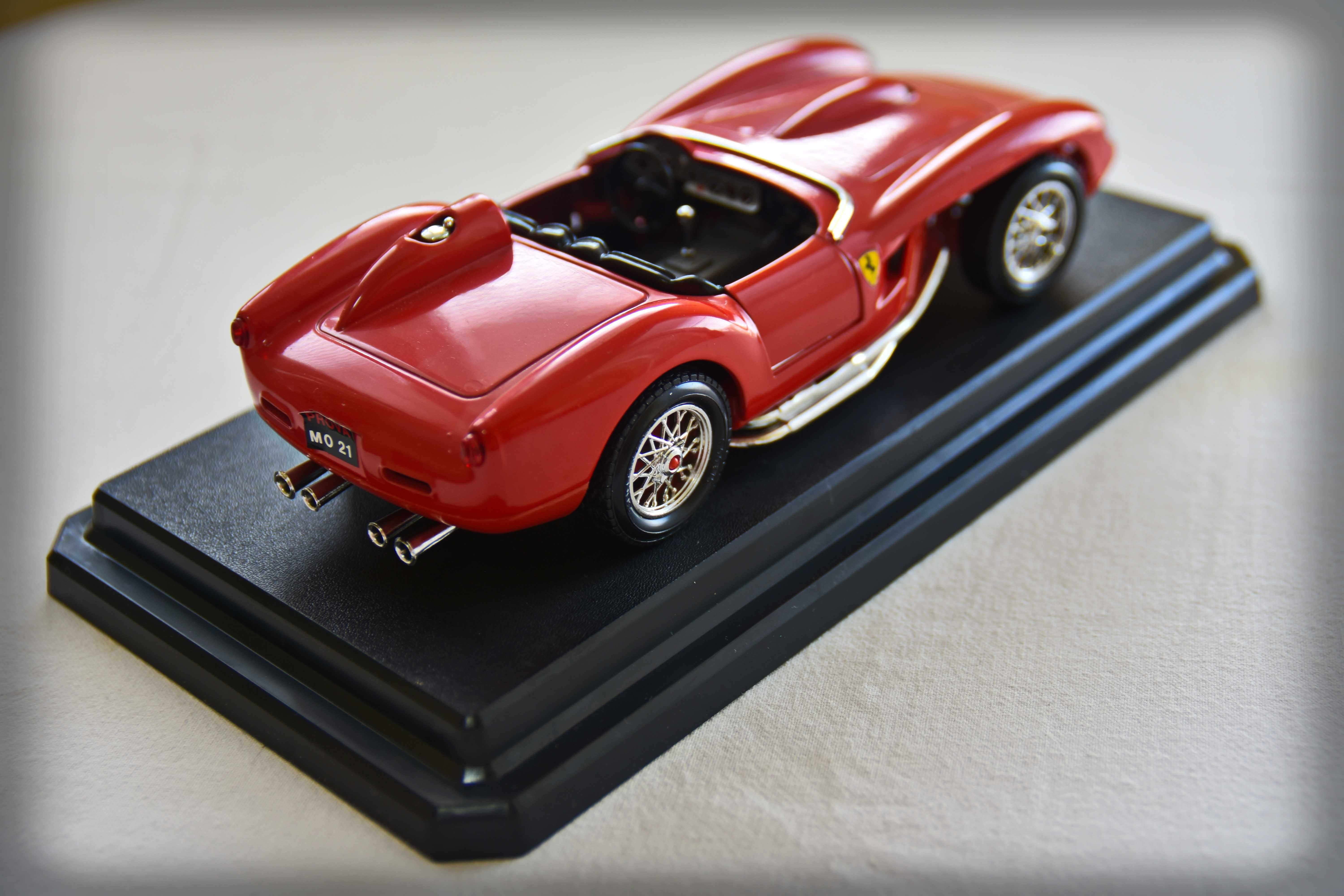 Продавам Ferrari 1957 Testa Rossa 1:24 Bburago