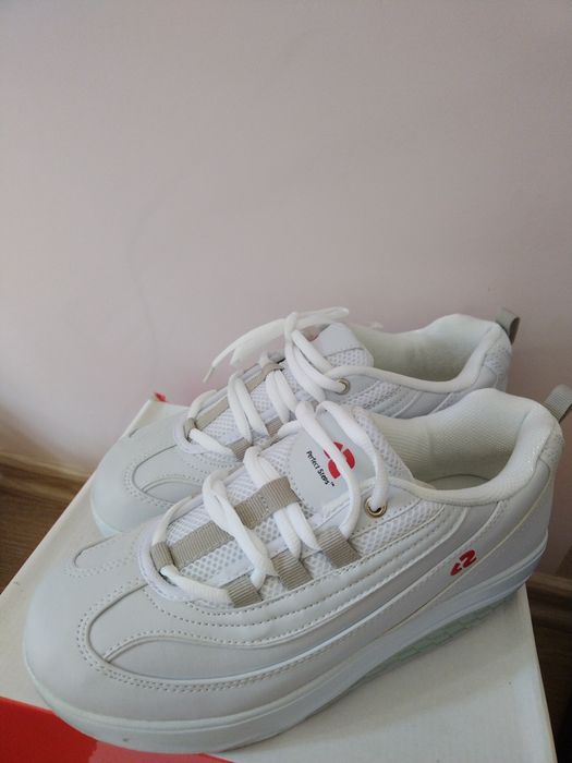 Спортни  обувки нови