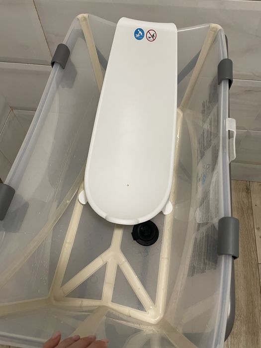Компактна сгъваема вана със стойка Stokke Flexi Bath