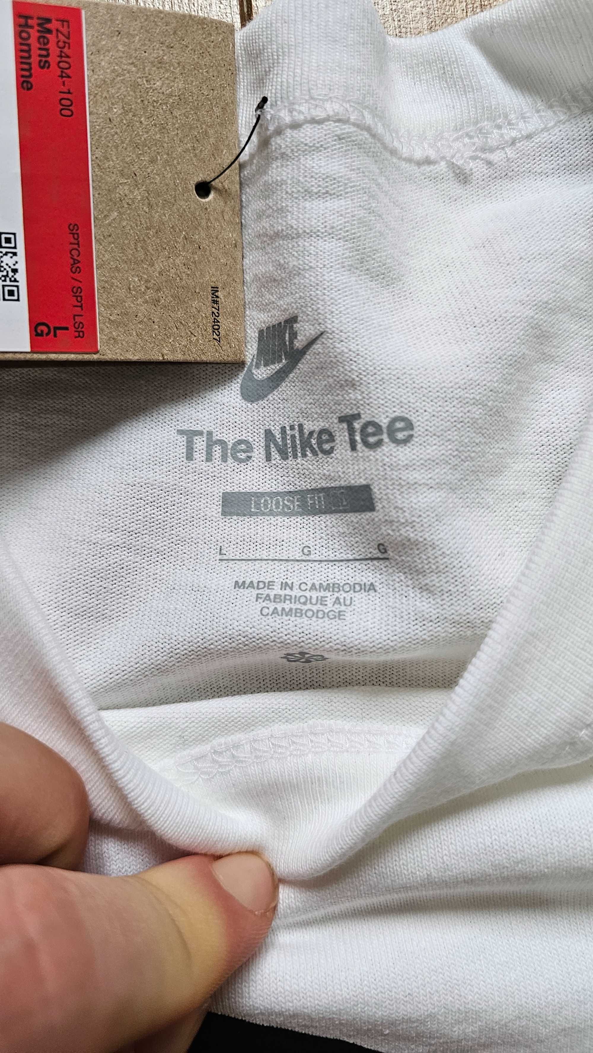 Мъжка бяла oversize тениска Nike Swoosh – спортно-елегантна