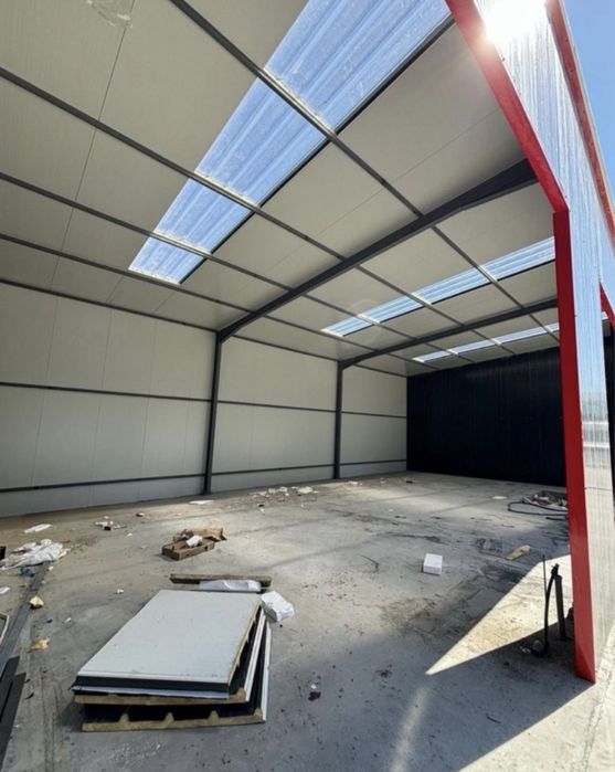 Vand Hala Metalica 15 X 30 cu panouri sandwich la gata completa