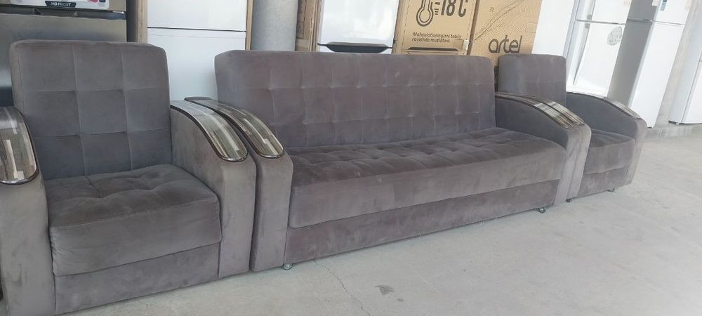 Ugolok va Raskladnoy rolik oyoqli divan kreslo sotiladi xolati idealni