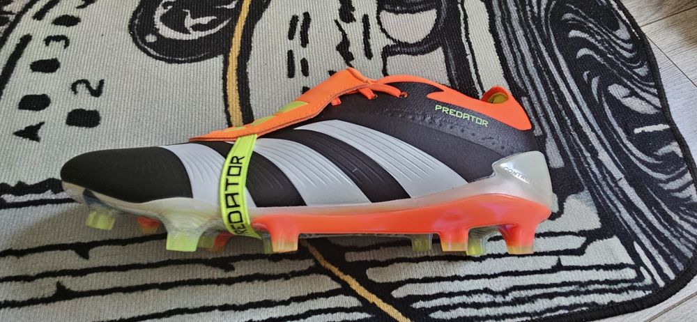 Ghete fotbal predator elite fg tongue