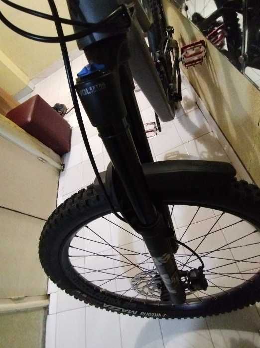 Vând furcă FOX 36 Performance – 29”, 170mm, e-tuned