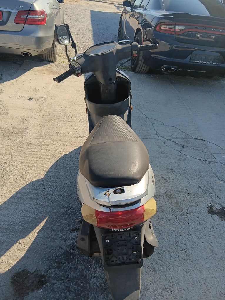 Скутер Peugeot Vtak 50